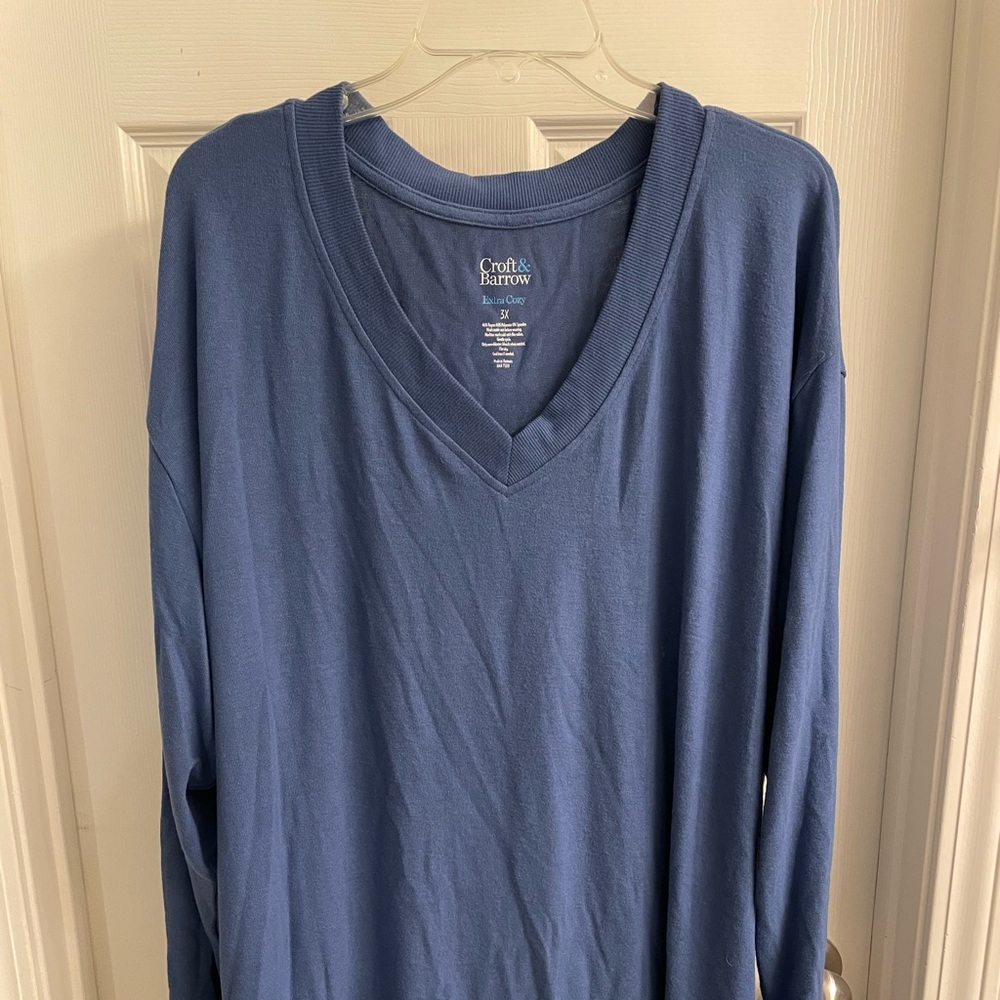 Croft & Barrow plus size v neck tunic top. Color Liam blue. New with tags!